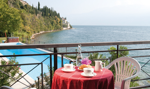 Romantic hotel on Lake Garda